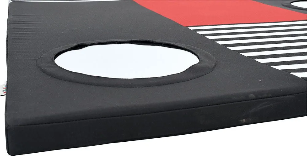 Contrast mat with mirrors